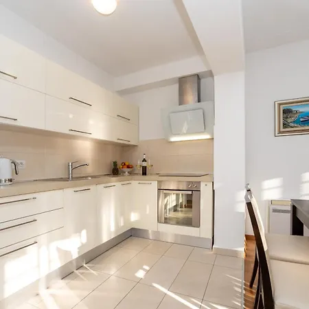 Marie 2 Bdr Apartamento